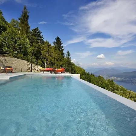 Sleeps 12 Pool Wifi