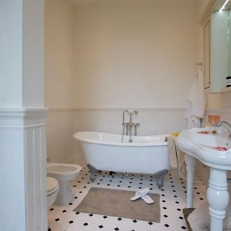 Sleeps 12 Pool Wifi *