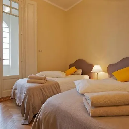 Sleeps 12 Pool Wifi * Premeno