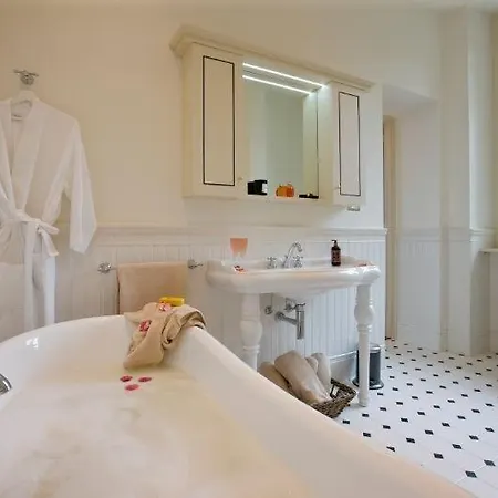 Sleeps 12 Pool Wifi *