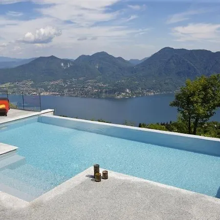 Sleeps 12 Pool Wifi فيلة