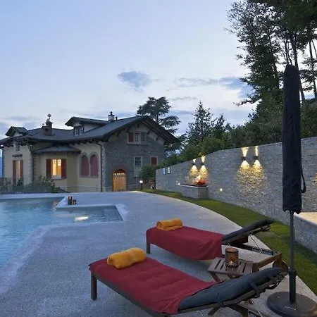 Sleeps 12 Pool Wifi فيلة